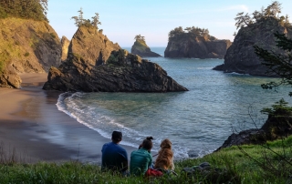 Picture of family enjoying hikes near Newport, Oregon.